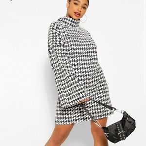 Dogtooth Flare Sleeve Dress